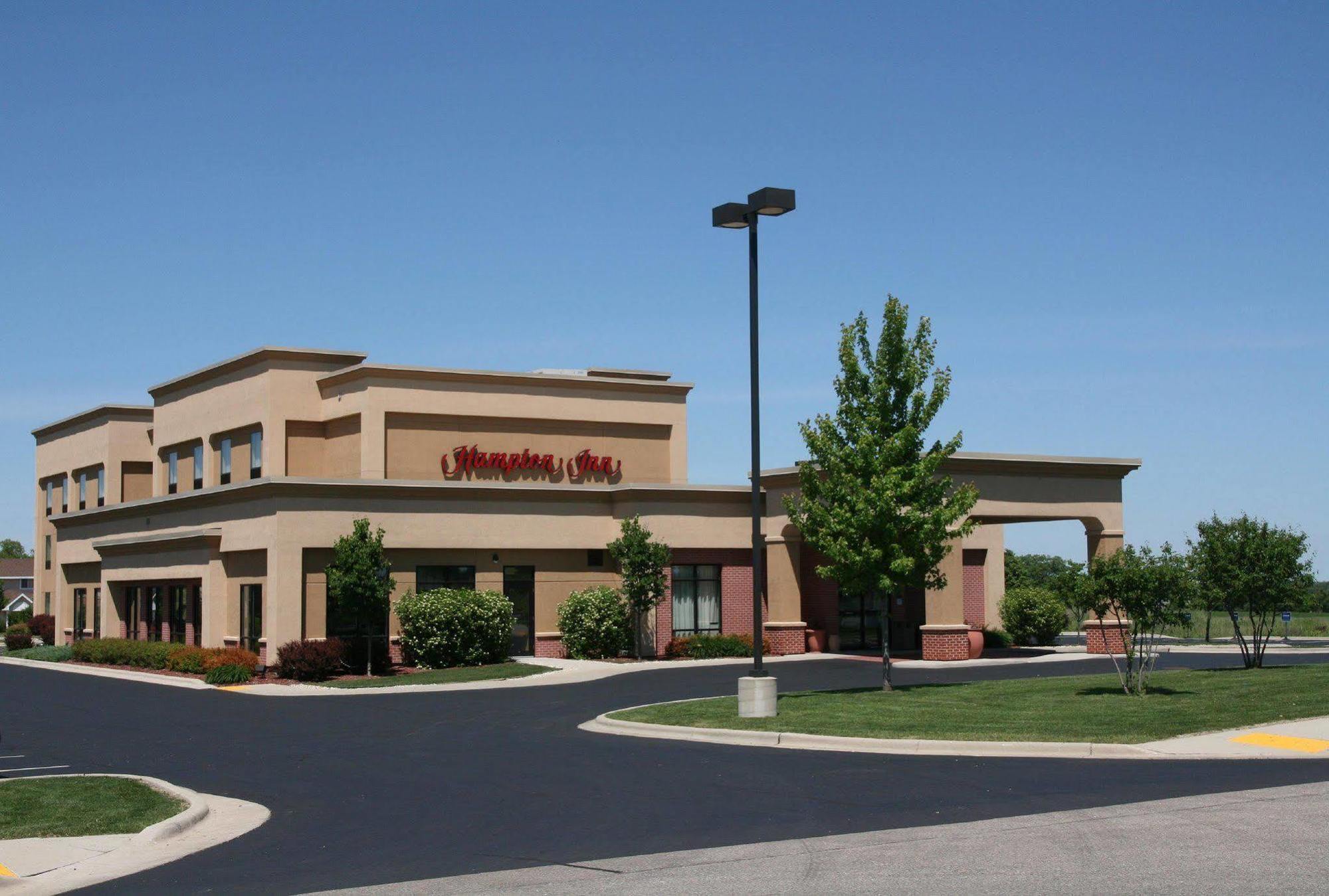 Hampton Inn Elkhorn Lake Geneva Area Εξωτερικό φωτογραφία