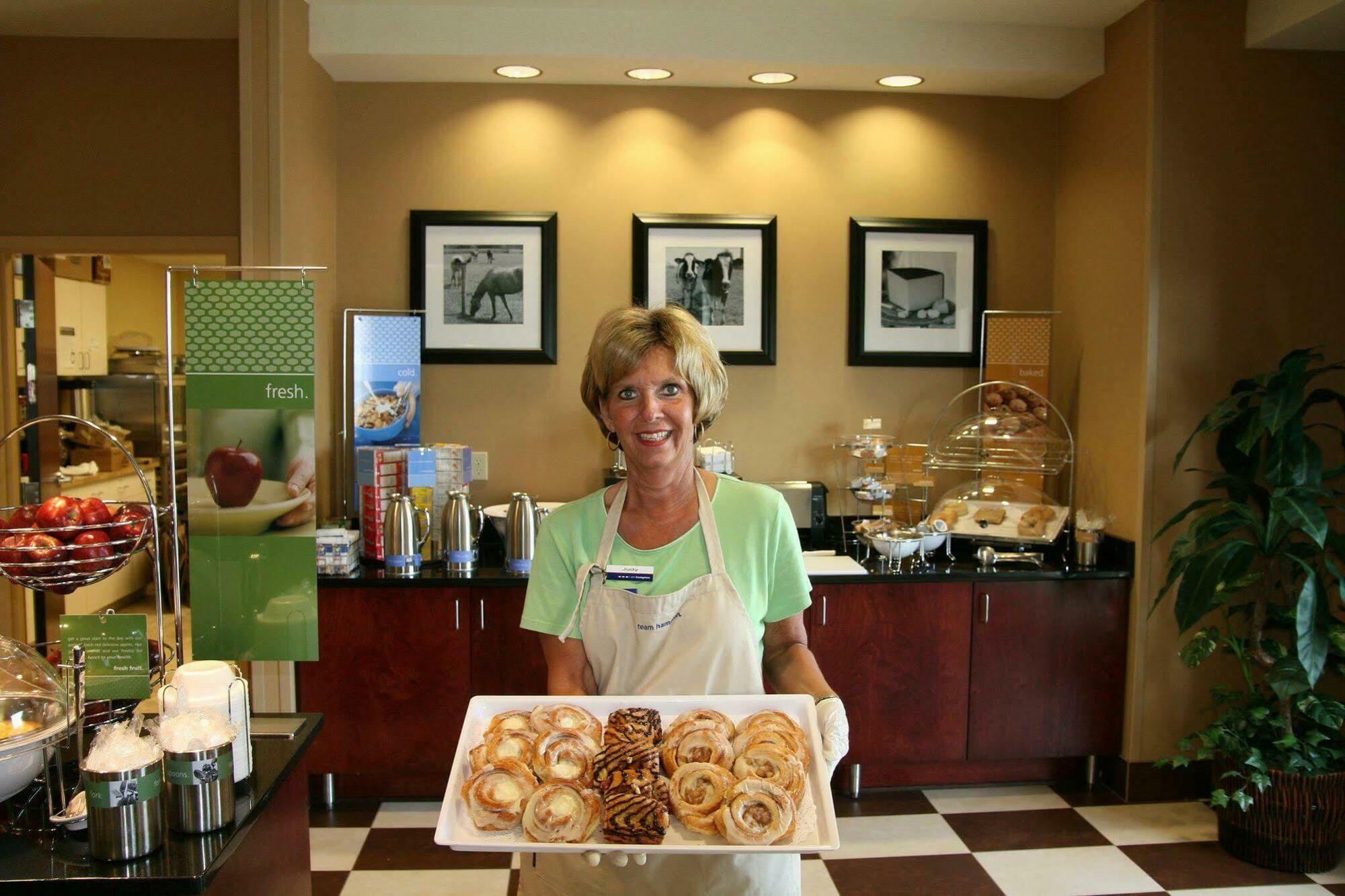 Hampton Inn Elkhorn Lake Geneva Area Εστιατόριο φωτογραφία